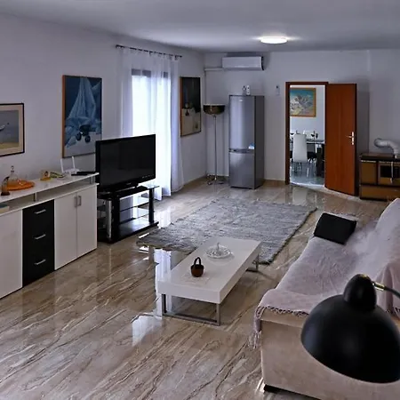 Lux Apartman *