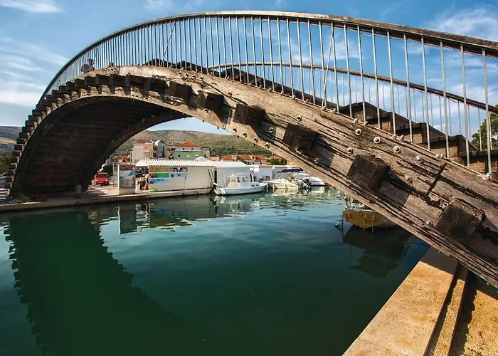 Lux Апартаменты *