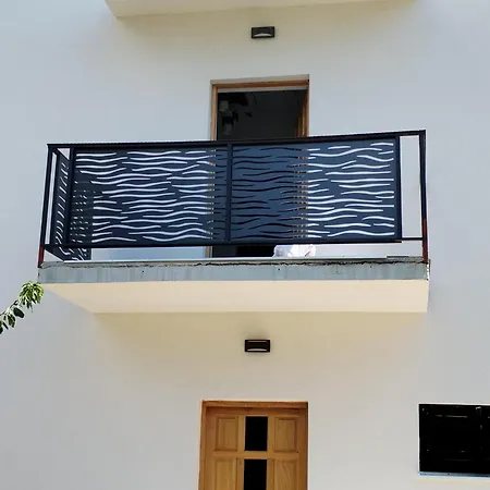 Lux * تروغير